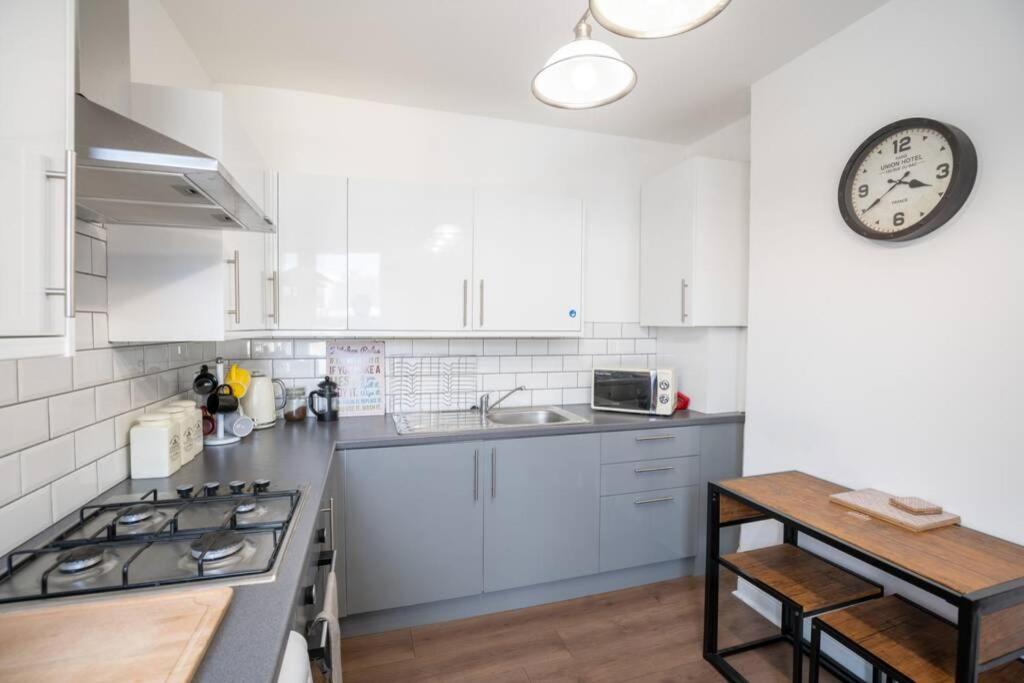 Phenix Central - Huge 3 Bed, Super Equipped Apartment. Cardiff Exterior photo